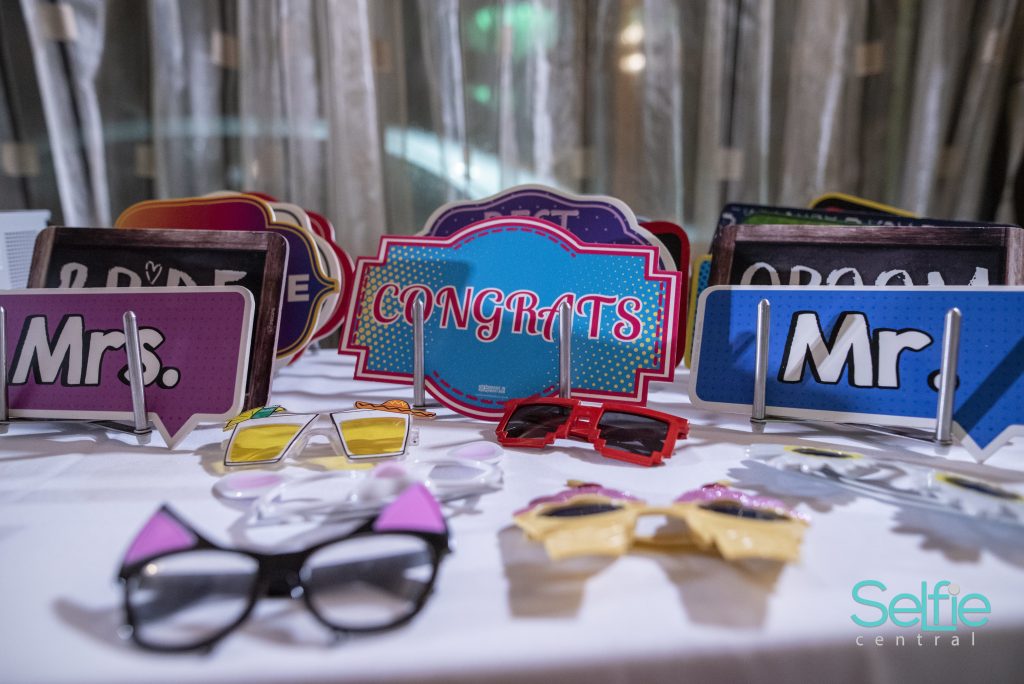 What Is A Selfie Mirror Booth — Selfie Central photobooth hire