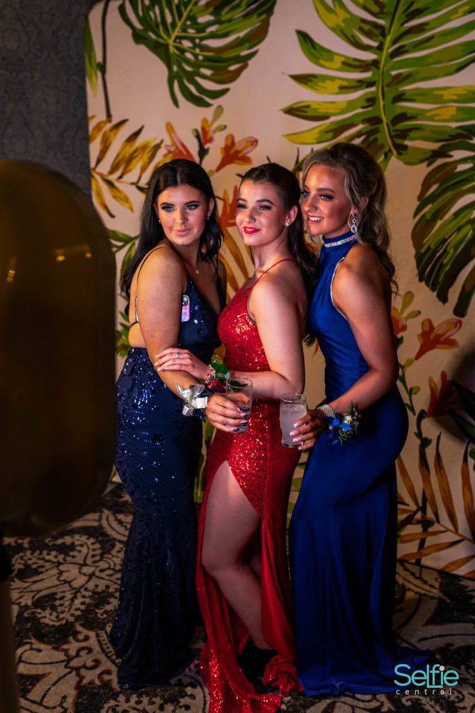 Glam Cam Hire Auckland — Selfie Central photobooth hire